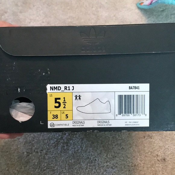 SOLD 💕Adidas NMD R1 - Picture 7 of 8